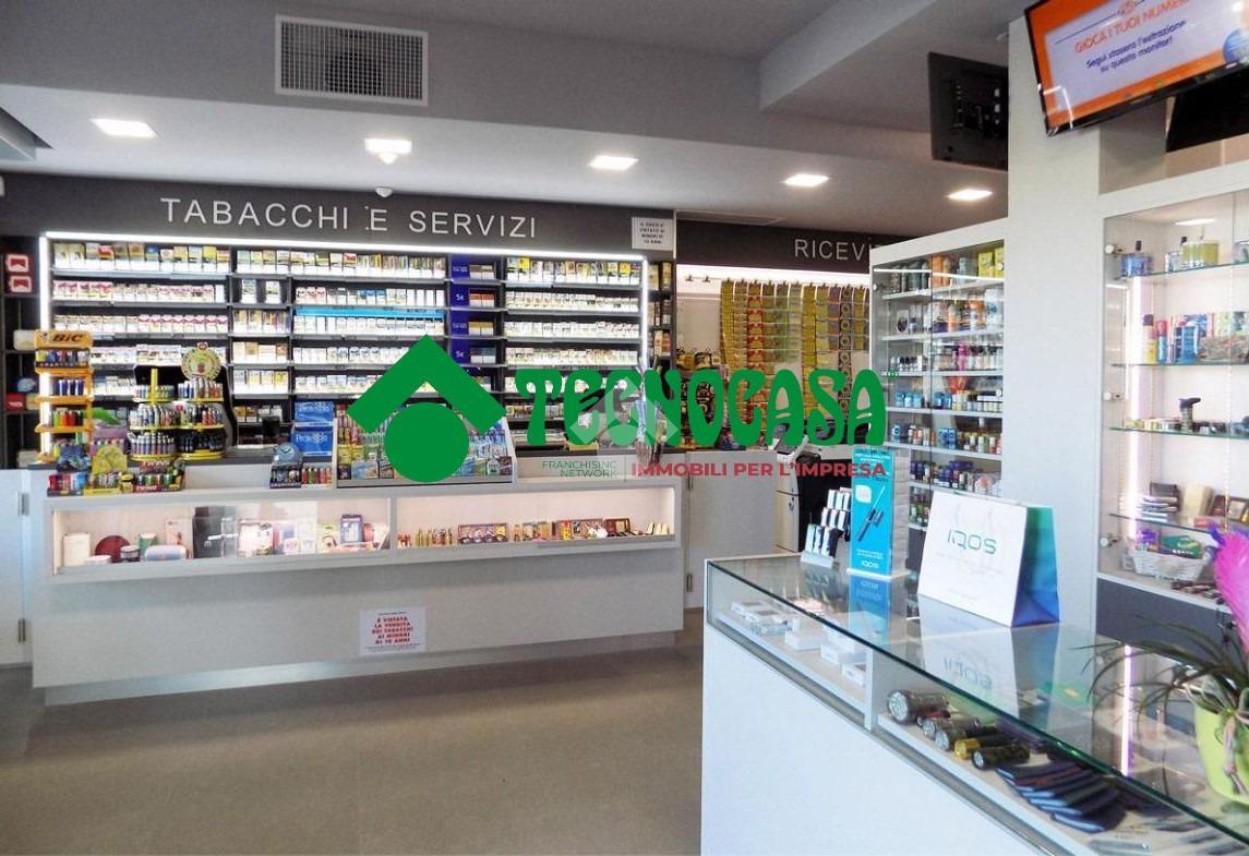 Negozio in Piazza Dante 1, Campi Bisenzio, {3} - Foto 1