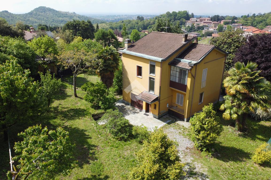 Villa in vendita a Sirtori