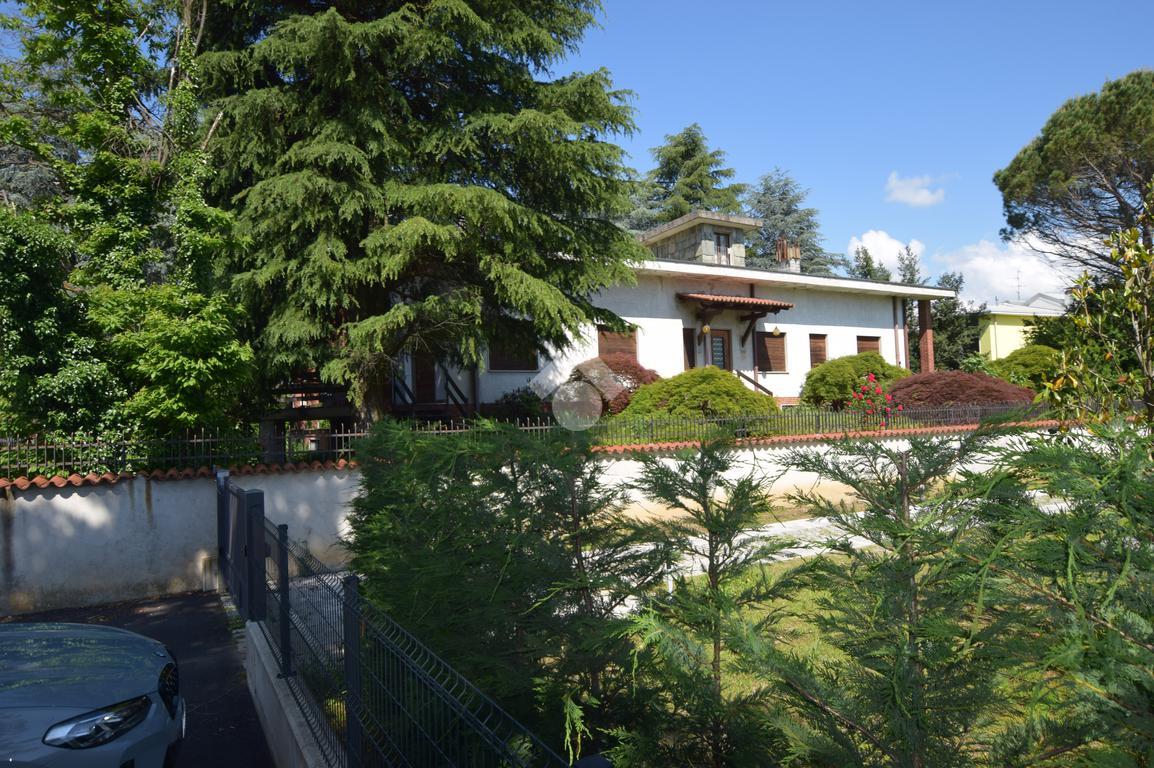 Villa in vendita a Lomagna