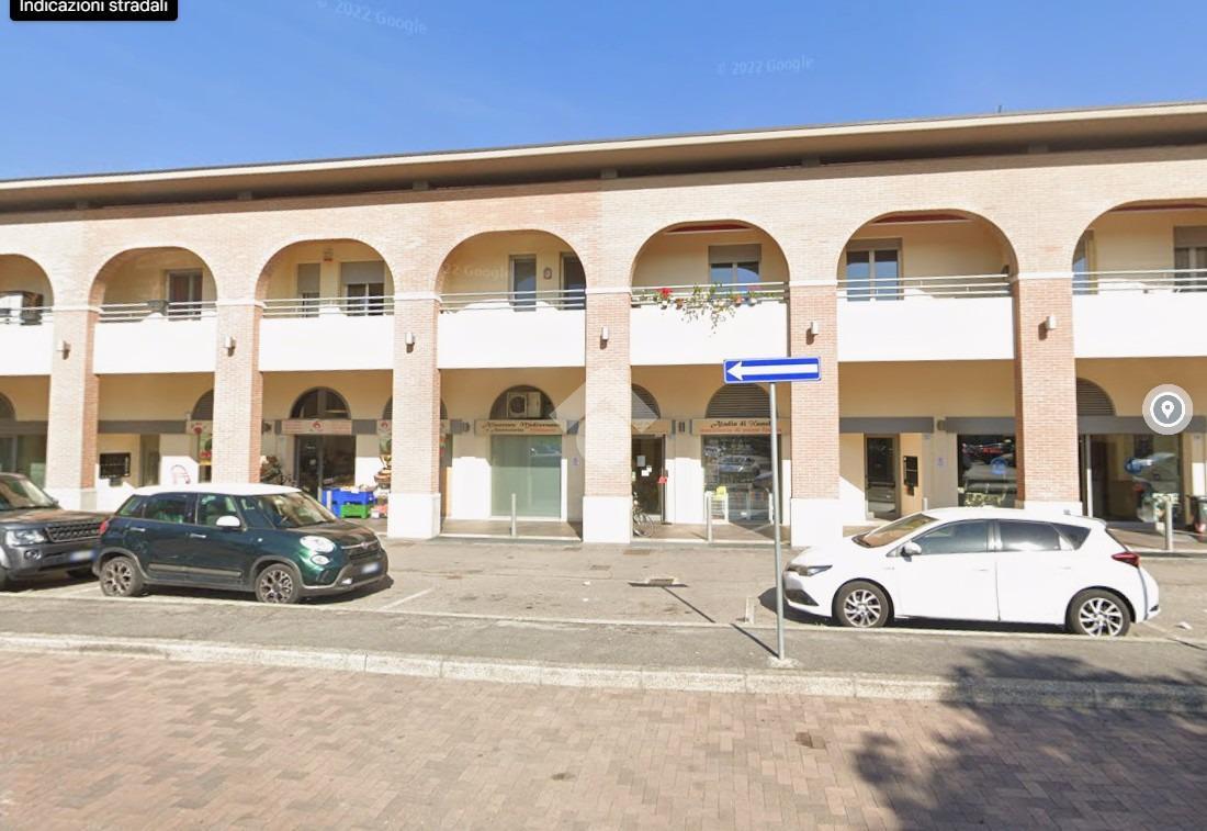 Negozio in Piazza Monte Grappa 7, Forli', {3} - Foto 2