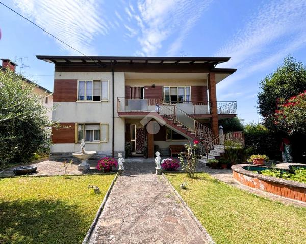 Mansion in {3}, Viale Carducci 77 - Photo 1