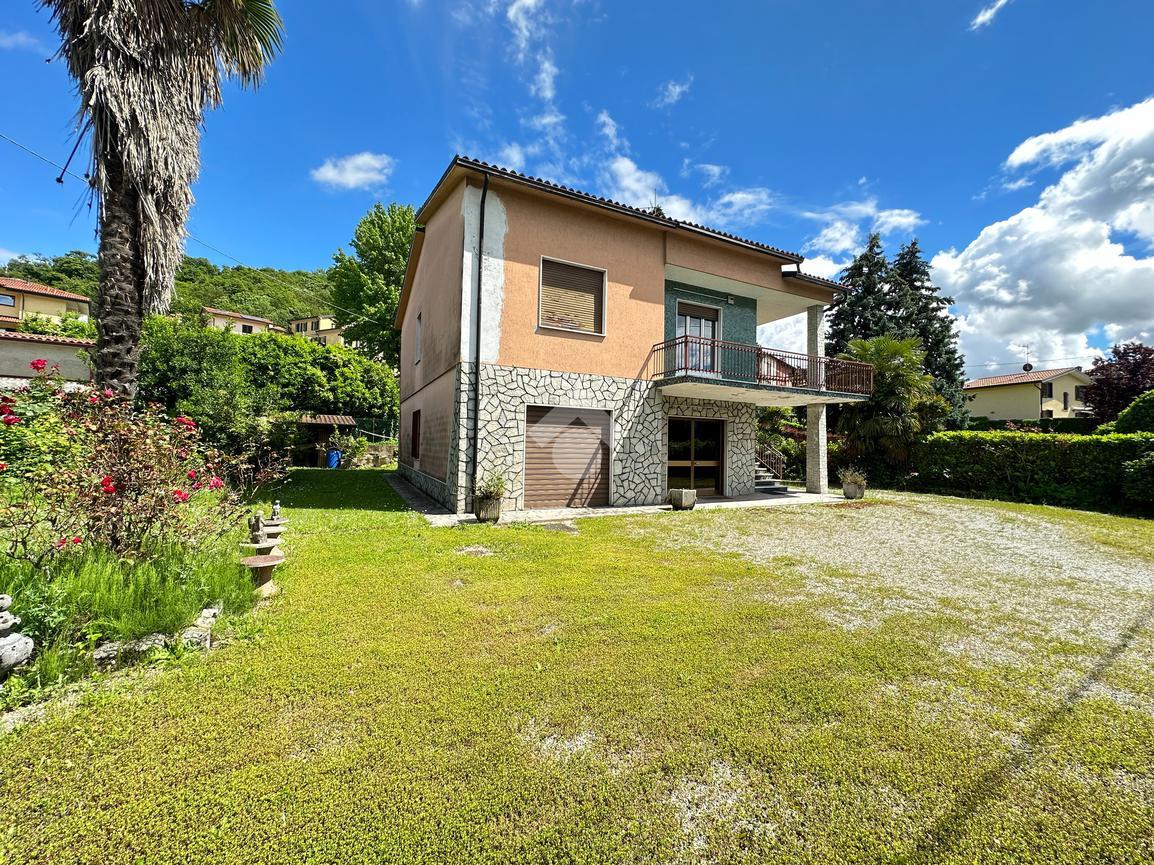 Villa in vendita a Brivio