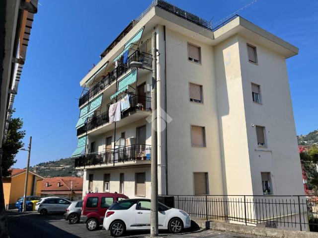 3-room flat in Via Cesare Battisti 71, Imperia - Photo 1