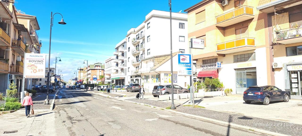 Negozio in Via Marco Tullio Cicerone 84, Frosinone, {3} - Foto 2