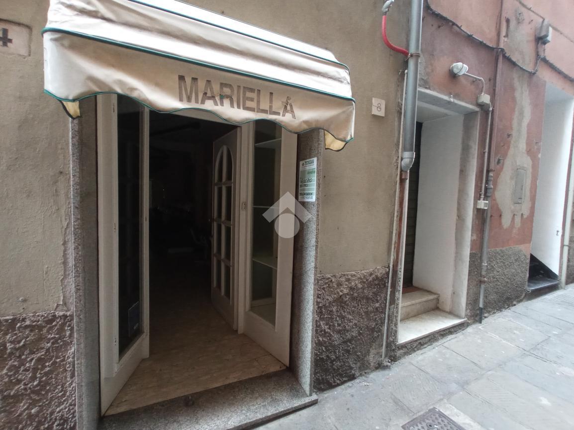 Negozio in Vico Sinope 8, Genova - Foto 1