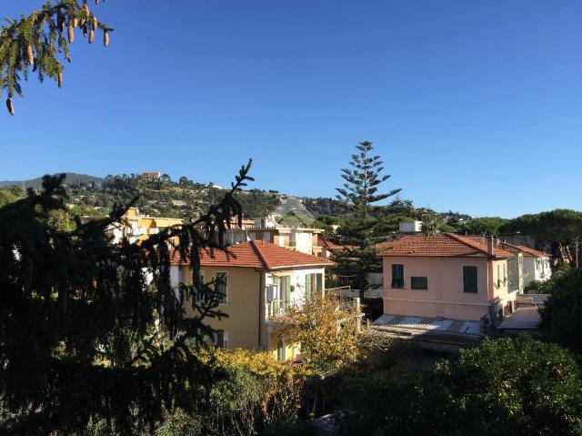 Vierzimmerwohnung in Via Chiavari 13, Bordighera - Foto 1