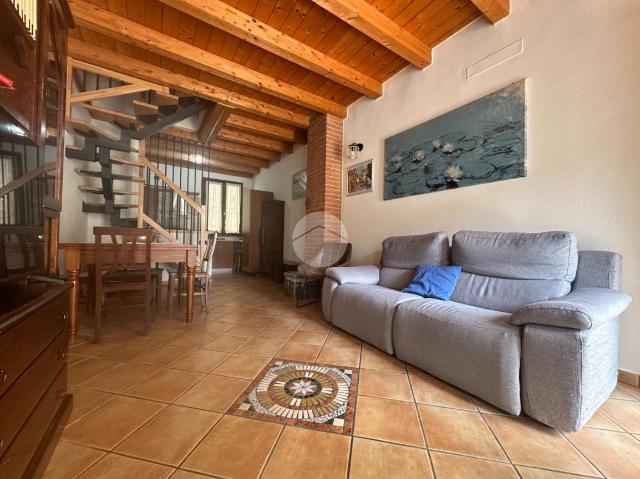 2-room flat in Via Monte Grappa 4, Pessano con Bornago - Photo 1