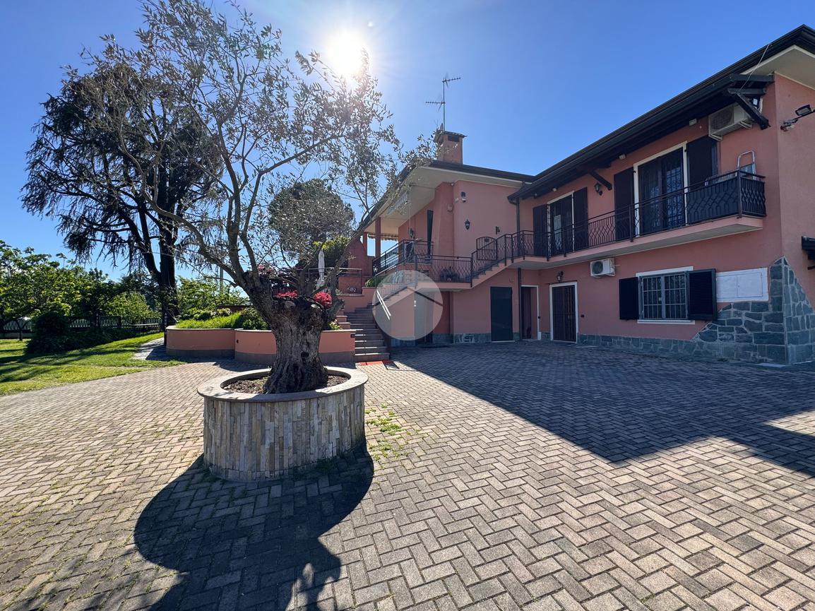 Villa in vendita a Mediglia