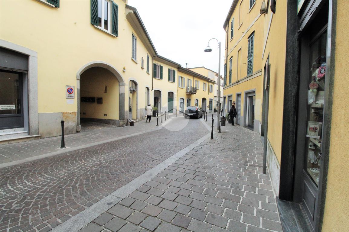 Negozio in Negozio Via Dante Cesana 4, Carate Brianza - Foto 1
