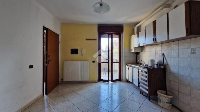 2-room flat in Via Madonnina 47, Bresso - Photo 1