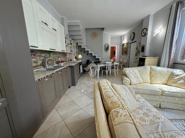 Villa in {3}, Viale Lombardia 35 - Foto 1