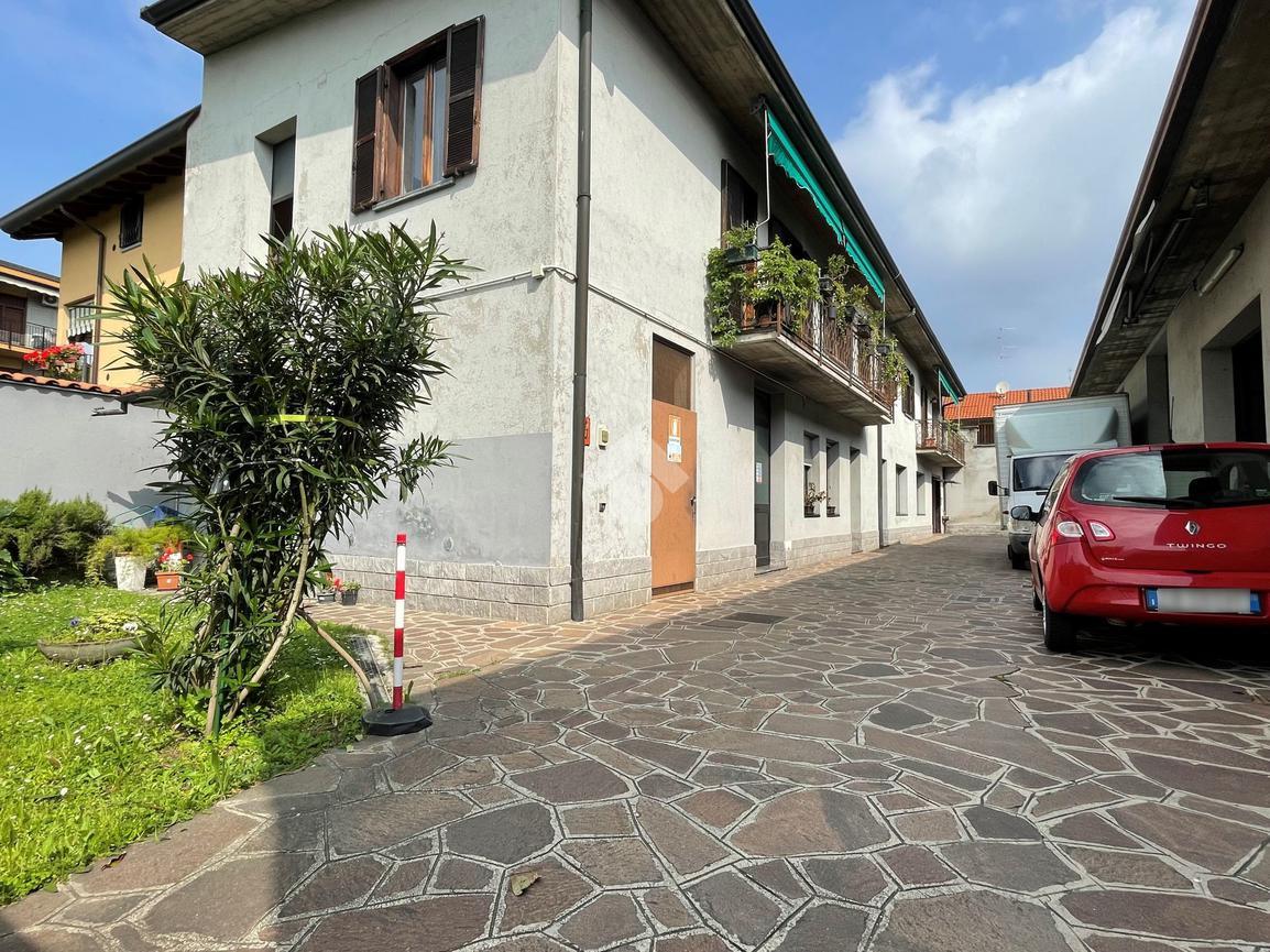 Palazzina commerciale in Viale della Repubblica 56, Muggiò, {3} - Foto 1