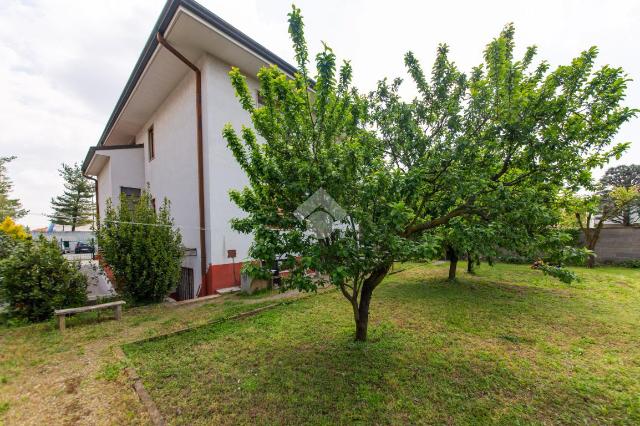 Villa in Via Cagnola 17, Lainate - Foto 1