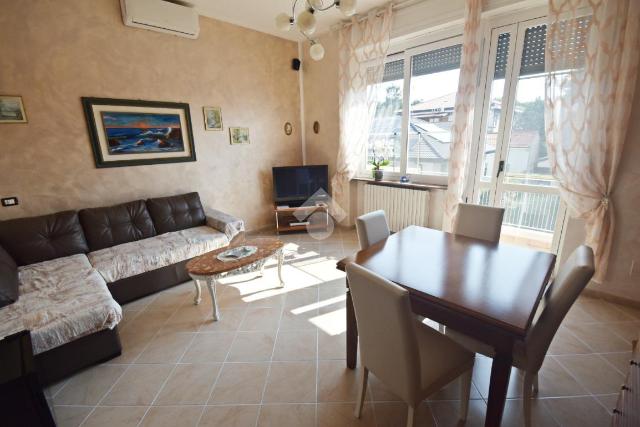 4-room flat in Via Enrico Fermi, Seregno - Photo 1