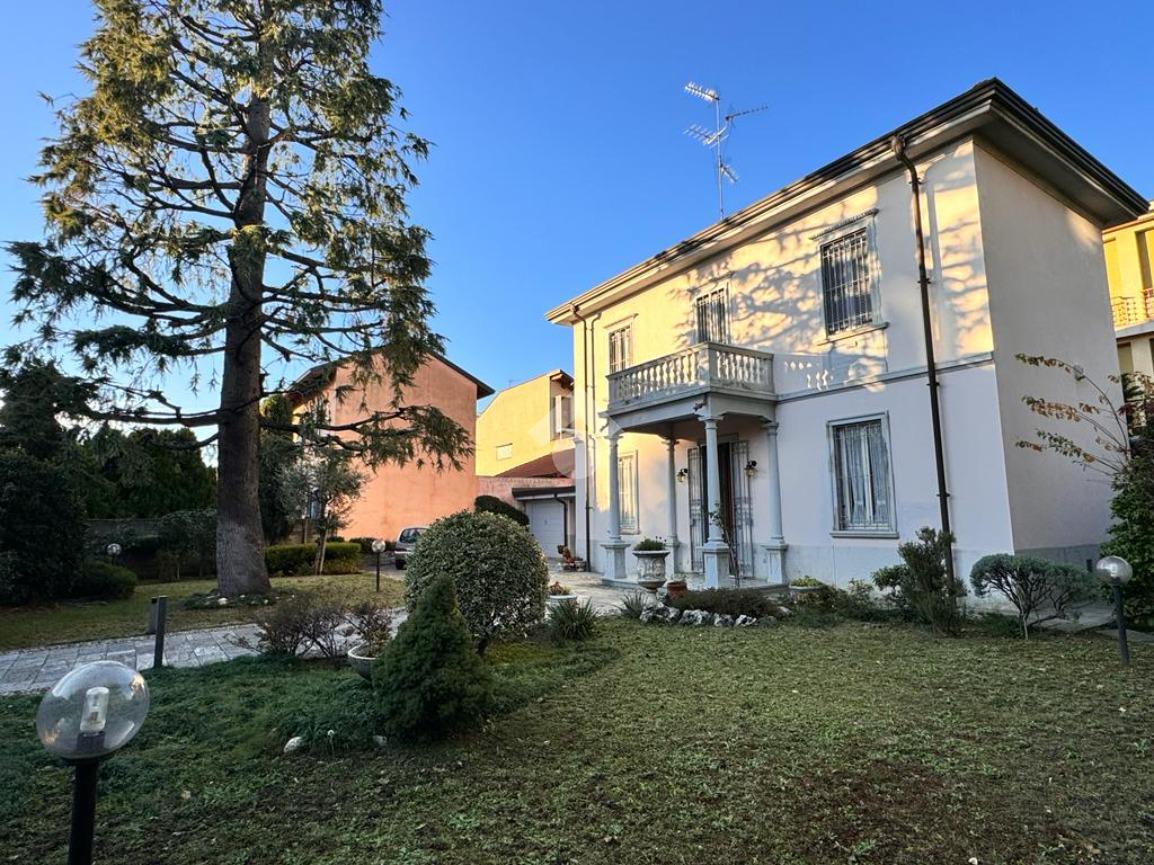Villa in vendita a Seregno