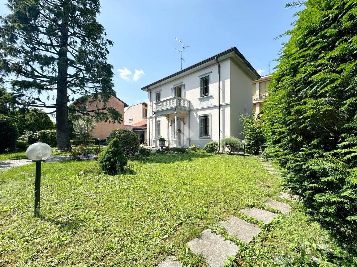 Villa in vendita a Seregno