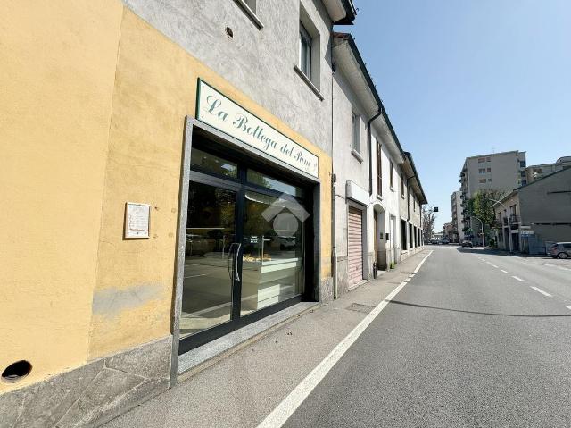 Negozio in Via Santa Valeria 1, Seregno - Foto 1