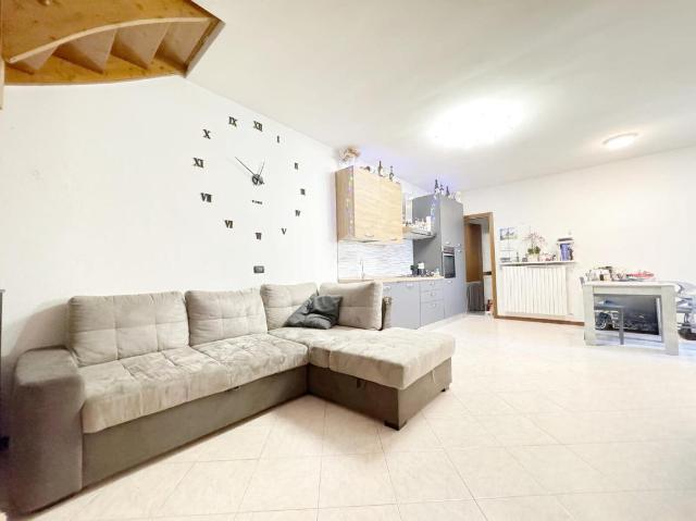 3-room flat in Via Cantù 33, Seregno - Photo 1