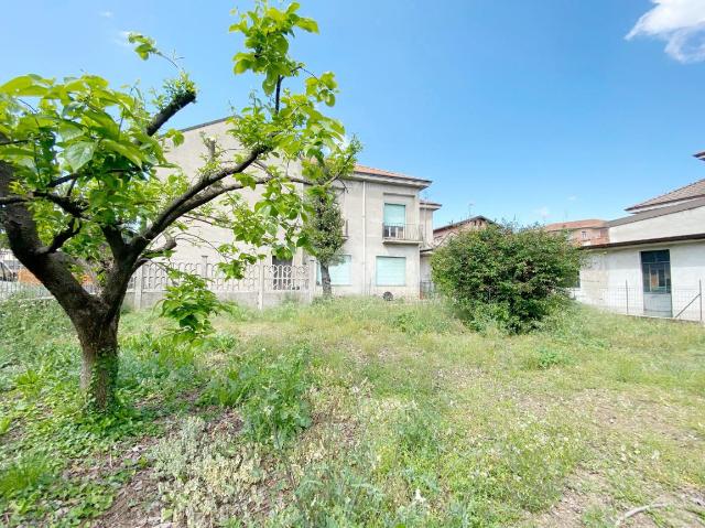 Detached house in Via Bergamo 9, Seregno - Photo 1