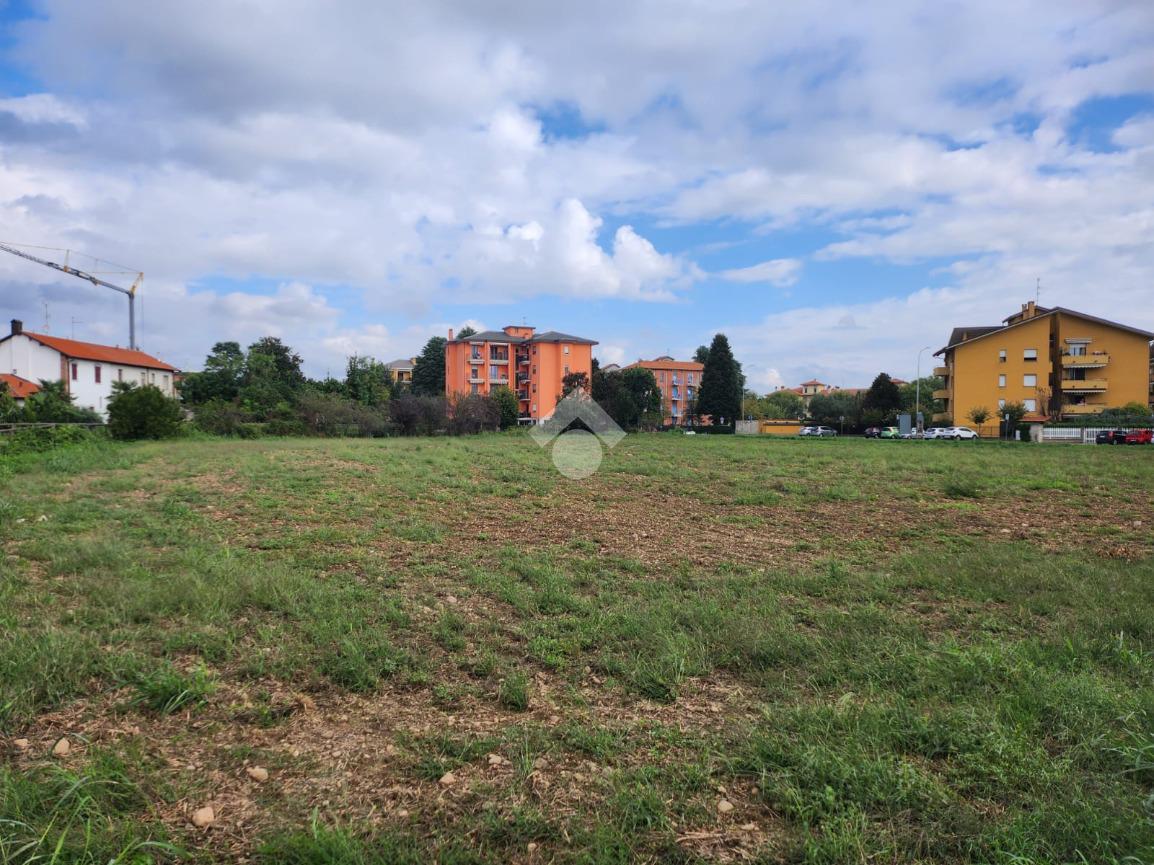 Terreno edificabile in vendita a Arluno