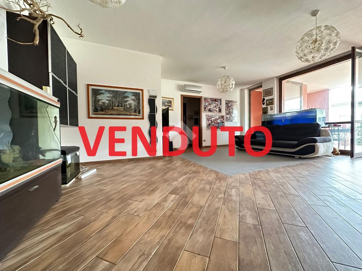 Appartamento in vendita a Pessano Con Bornago
