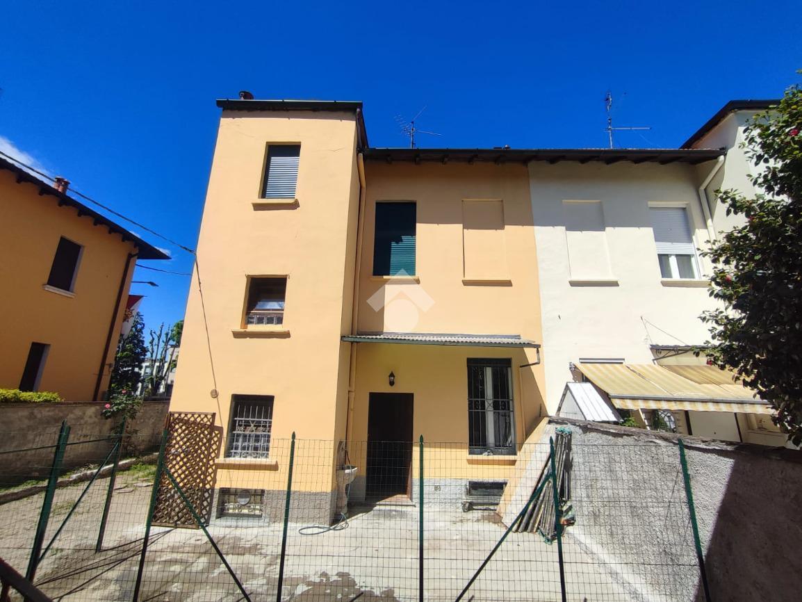 Casa indipendente in affitto a Legnano