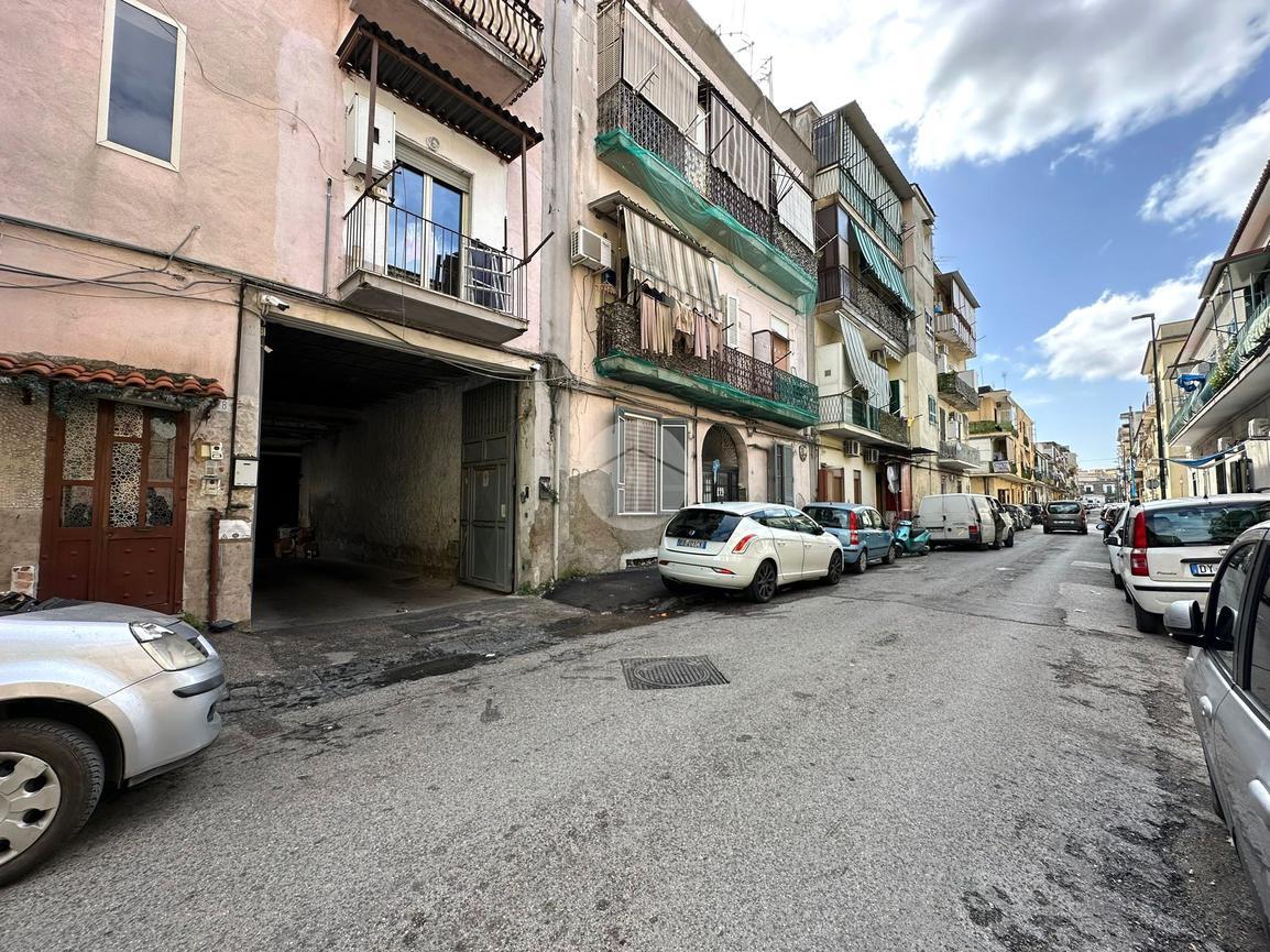 Magazzino in Via Sant'Andrea Avellino 26, Napoli, {3} - Foto 2