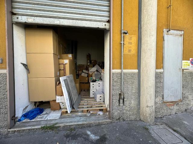 Negozio in Via Giovanni Diacono 3, Napoli - Foto 1