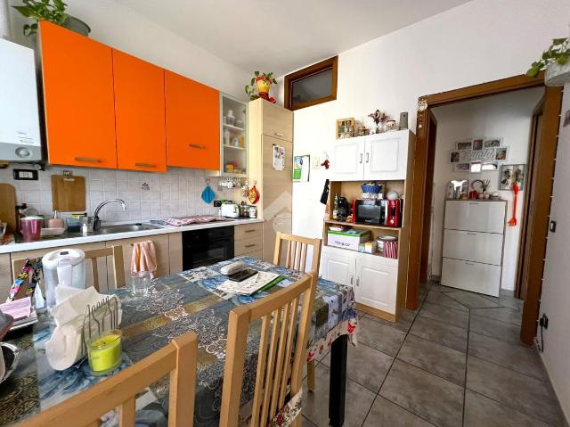 2-room flat in Via Cesare Battisti 69, Carugate - Photo 1