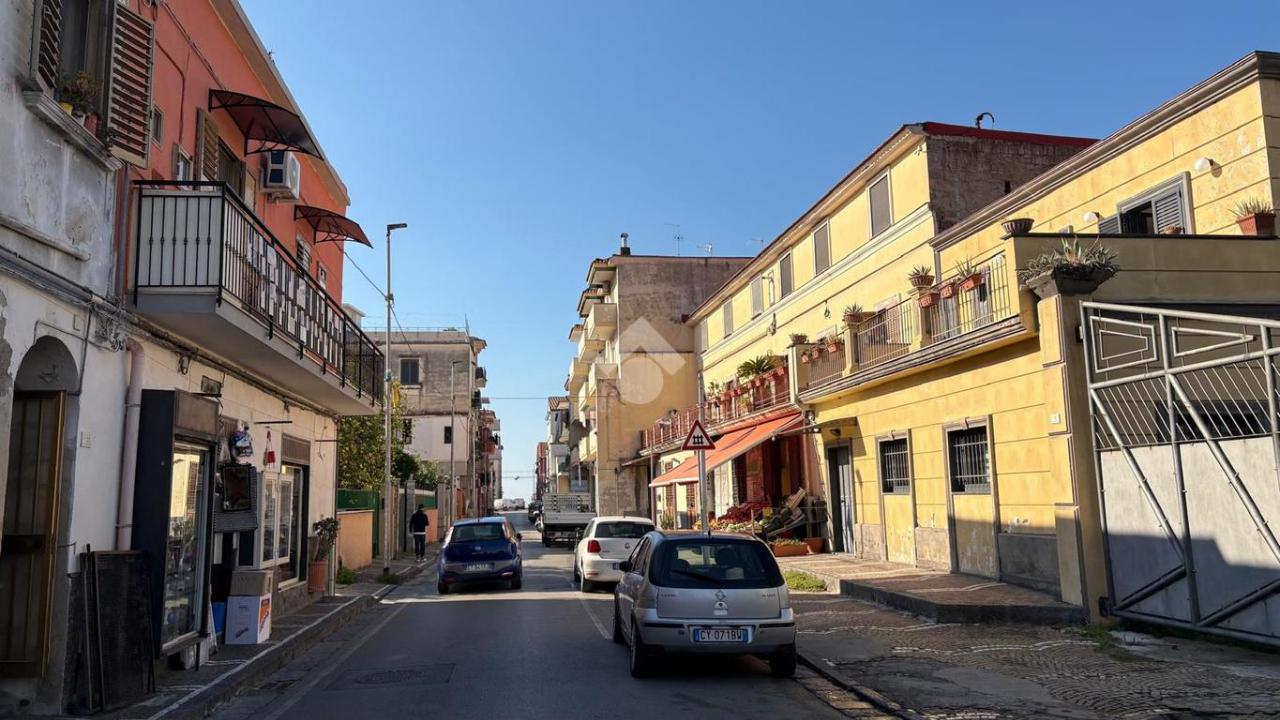 Negozio in Traversa Cantieri Mercantili 19, Castellammare Di Stabia, {3} - Foto 1