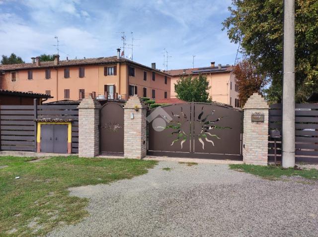 Detached house in Str. Vignolese, Modena - Photo 1