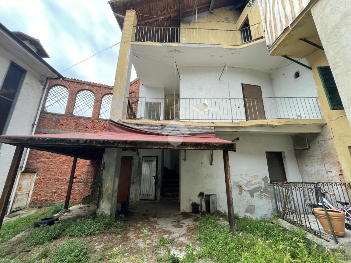 Casa indipendente in vendita a Boca