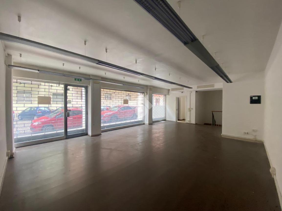 Negozio in Via Giovanni Battista Tiepolo 51, Padova, {3} - Foto 1