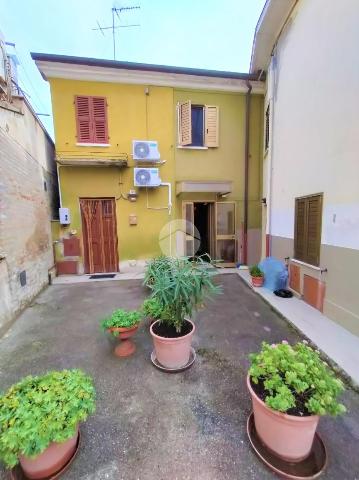 Casa indipendente in Via Nazario Sauro 118, Fano - Foto 1