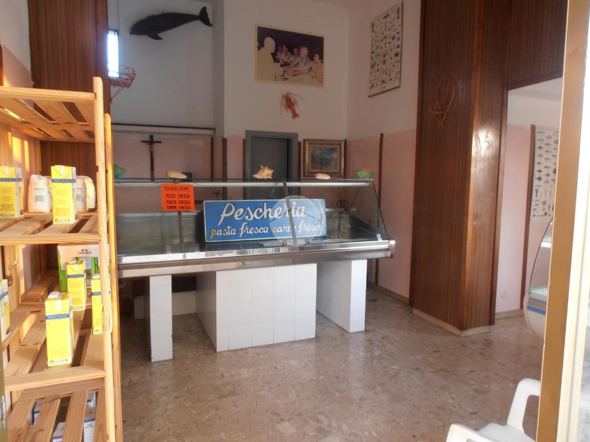 Negozio in Via Buonincontri 2, Fano, {3} - Foto 2