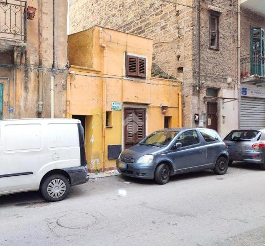 Casa indipendente in Via Ruggerone da Palermo 24, Palermo - Foto 1