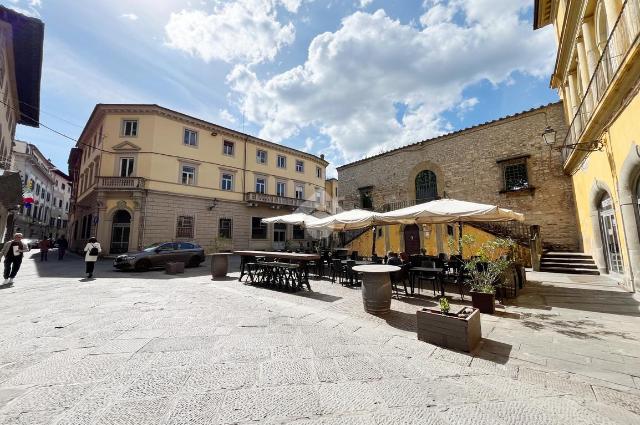 Geschäft in Via Benedetto Cairoli 13, Prato - Foto 1