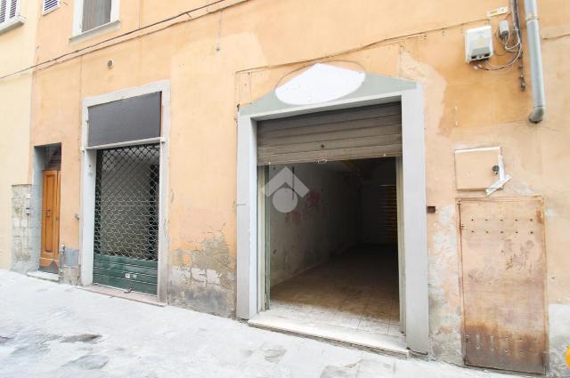 Negozio in Via Agnolo Firenzuola 36, Prato - Foto 1