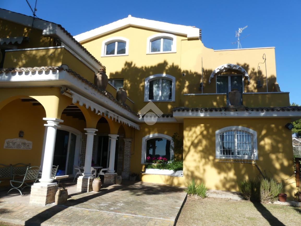 Villa in vendita a Citta' Sant'Angelo