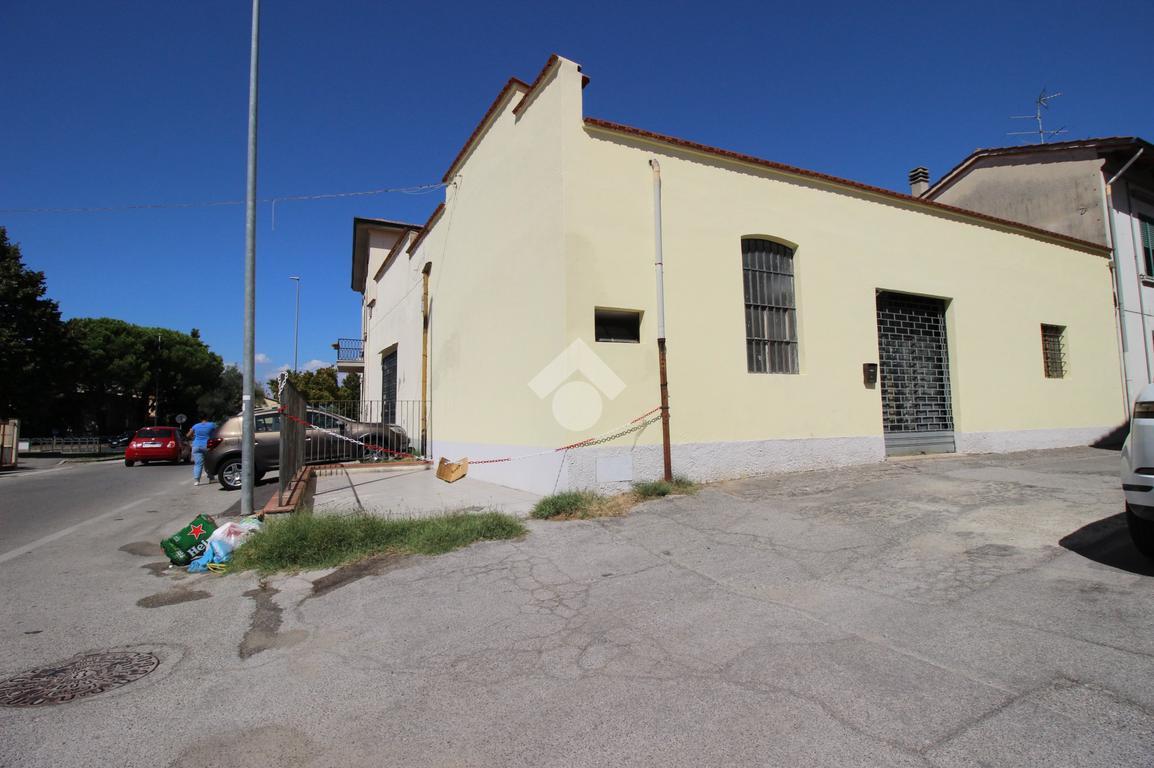 Magazzino in Via Matteo degli Organi, Prato - Foto 1