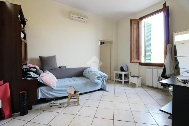 3-room flat in Via Cavour 53, Prato - Photo 1