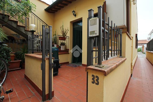 Casa indipendente in Via della Commenda 33, Prato - Foto 1