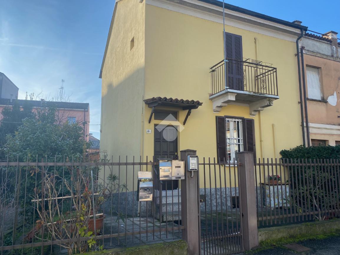 Casa indipendente in vendita a Pavia