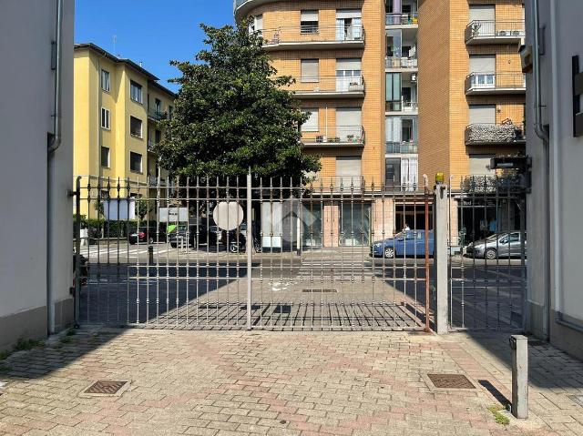 Boxen in Via Pasubio 1, Parma - Foto 1