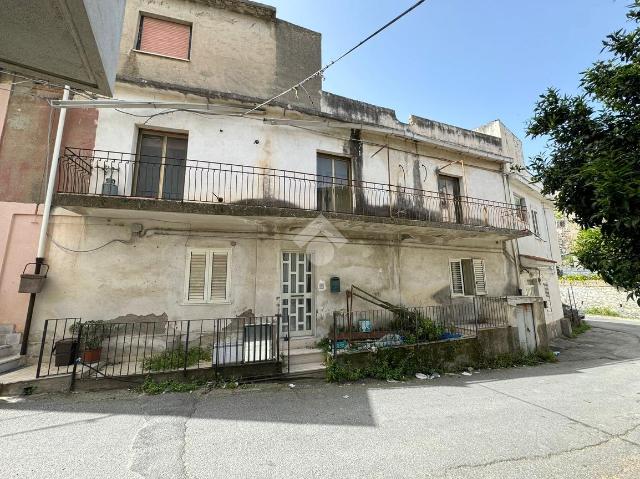 Casa indipendente in Via della Vittoria 18, Reggio di Calabria - Foto 1