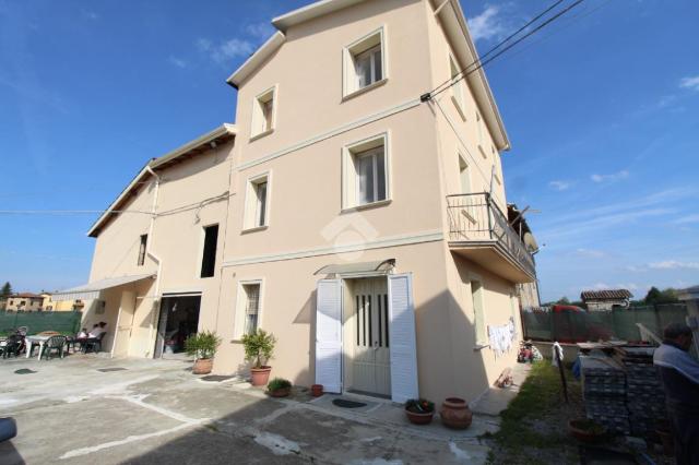 Detached house in Via Canale 1, Casalgrande - Photo 1