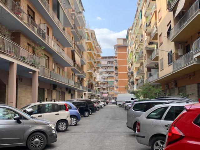 Geschäft in Via Livia Drusilla 89, Roma - Foto 1