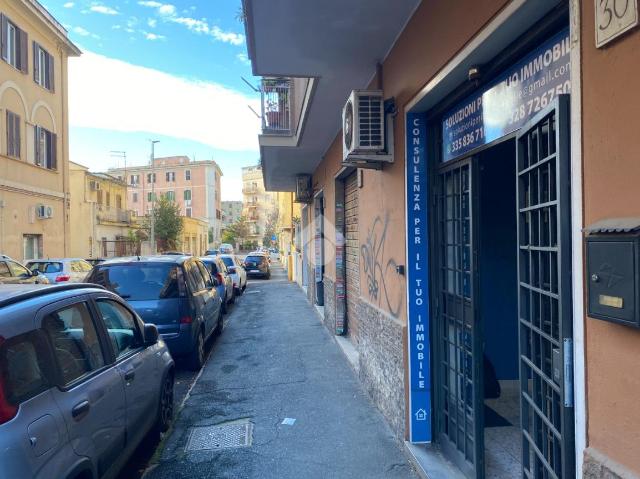 Geschäft in Via dei Laterensi 30, Roma - Foto 1