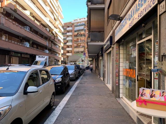 Geschäft in Via Beniamino De Ritis 24, Roma - Foto 1