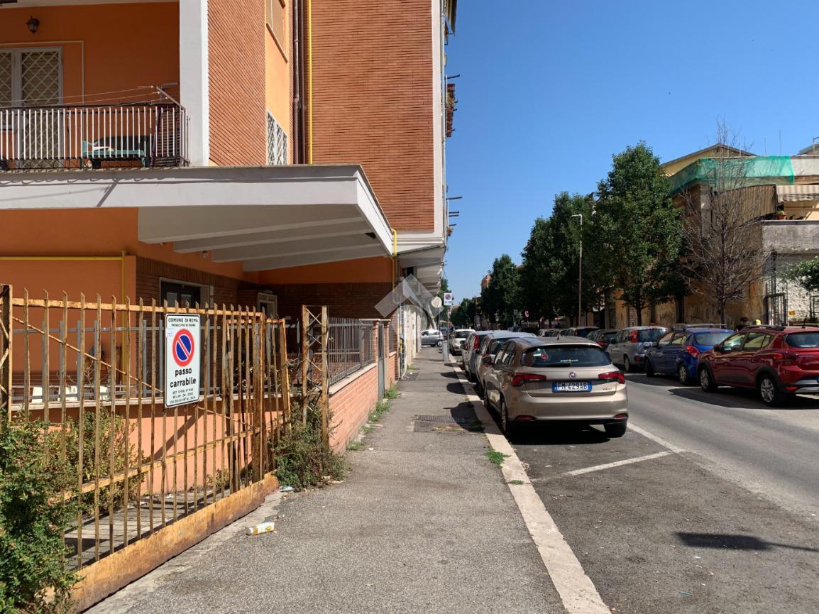 Magazzino in Via dei Quintili 55, Roma, {3} - Foto 2